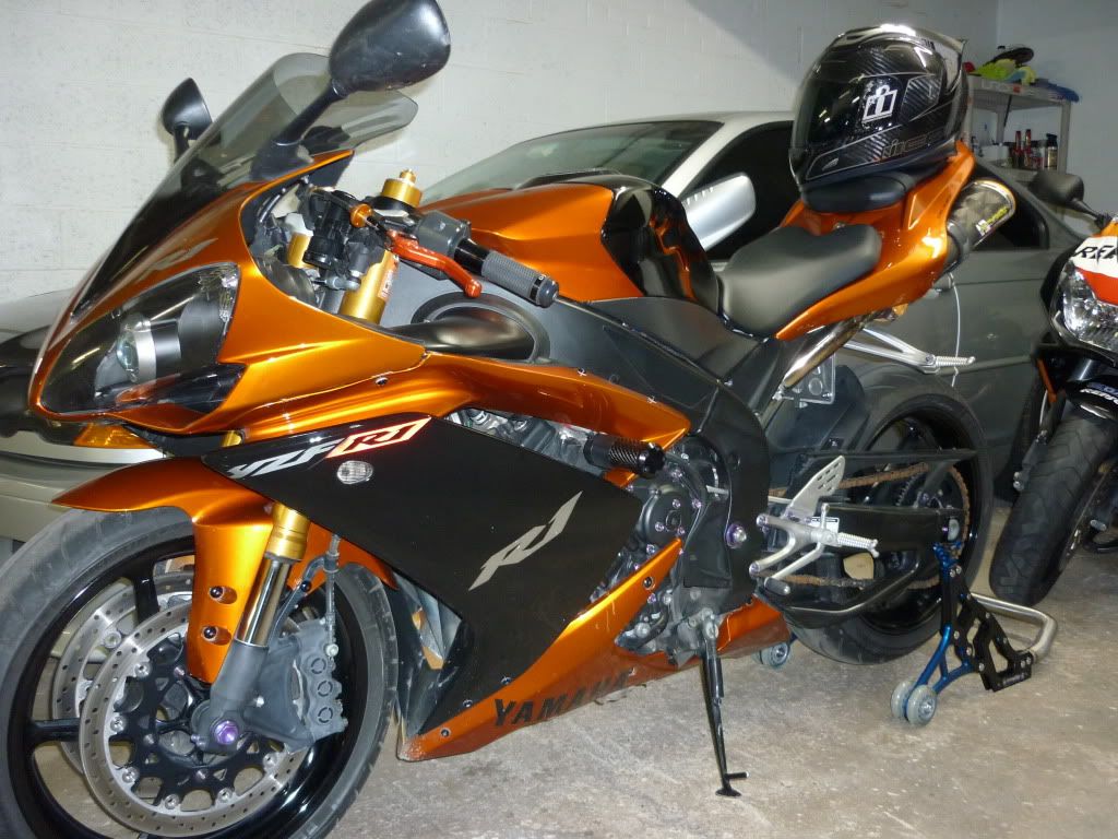 orange r1