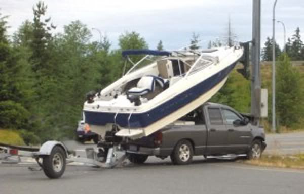 boattraileraccident1.jpg