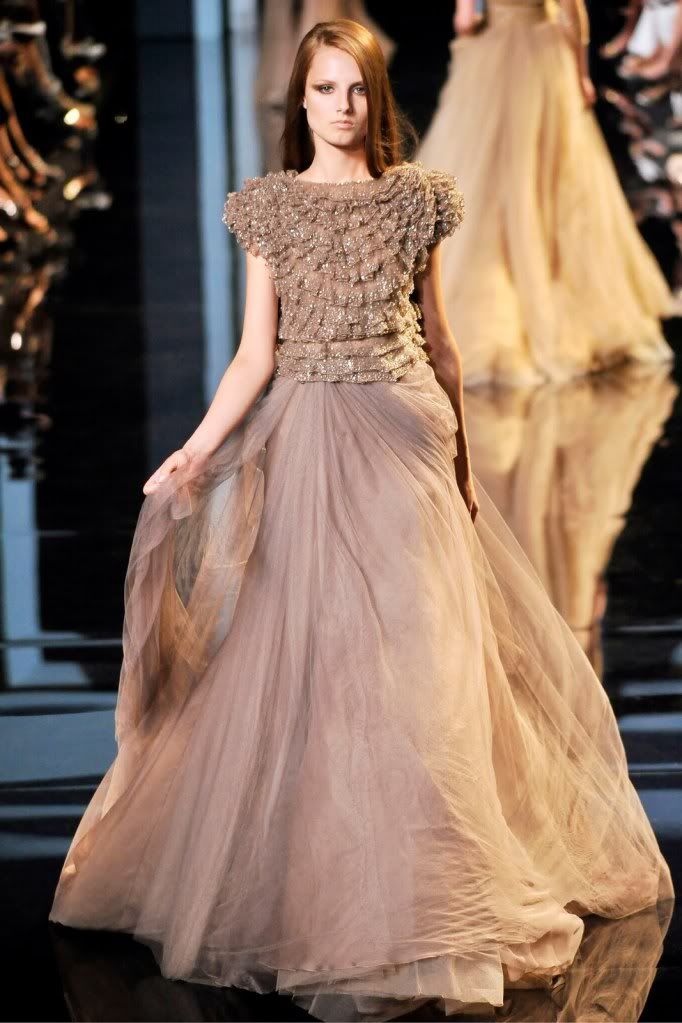 ELIE-SAAB-HAUTE-COUTURE-UNTIDY-DRESSES-009