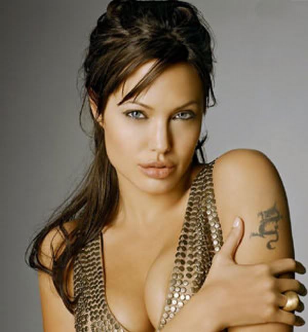 Mrs_Angelina_Jolie_236