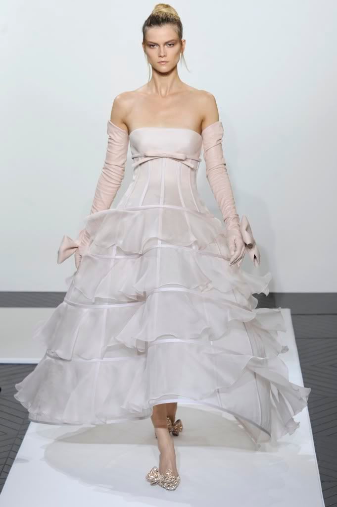 Valentino_Wed_Gown_2011