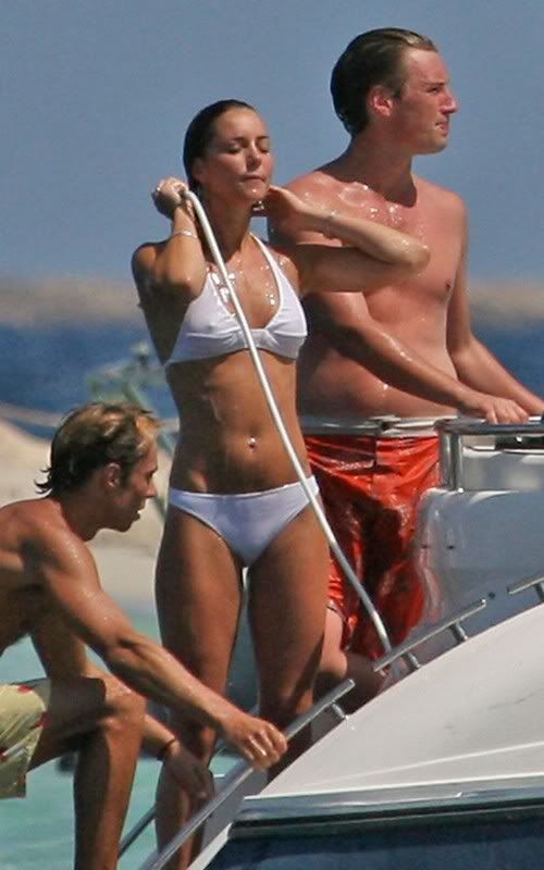 White_Bikini_Of_Kate_008