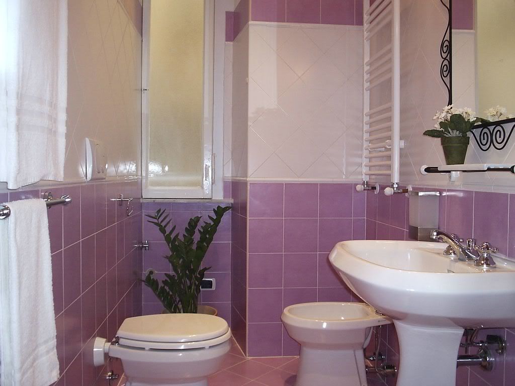 purple-bathroom-design