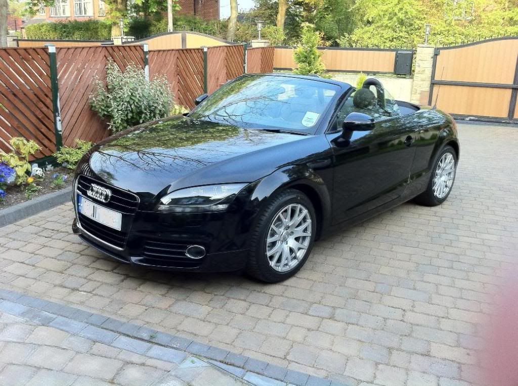  Audi tt white black rims