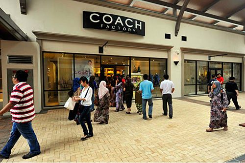 johor-premium-outlets-coach.jpg