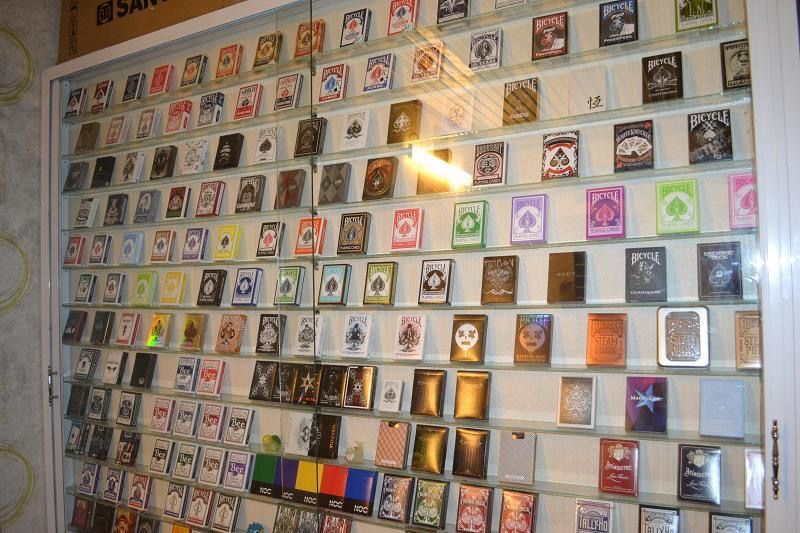 B.Hòa thanh lý tủ bài 2,2m x 2m bài Mỹ Bicycle, hàng sưu tầm đã khui seal, new 99,99% - 2