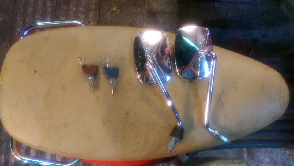 vespa s màu đỏ - 4