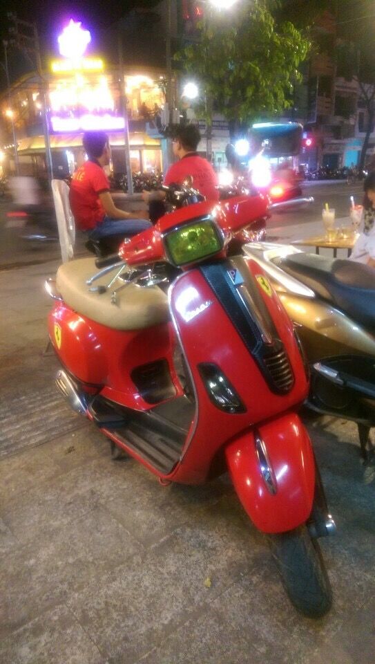 vespa s màu đỏ - 1