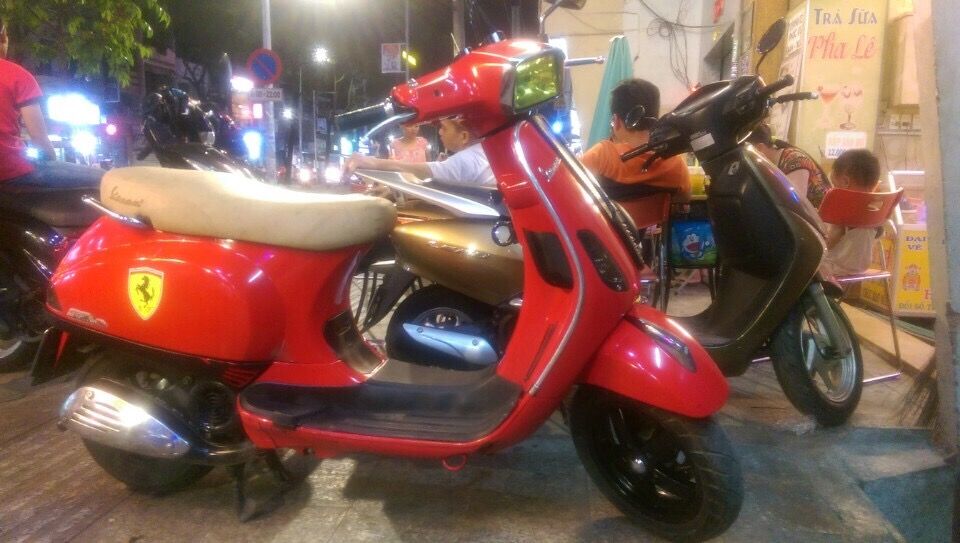 vespa s màu đỏ - 3