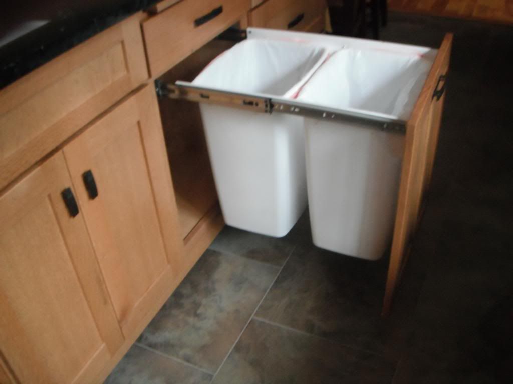 Anyone have problems with their pullout trash